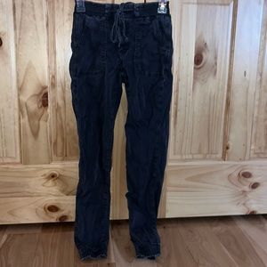 gray american eagle joggers. size 0.